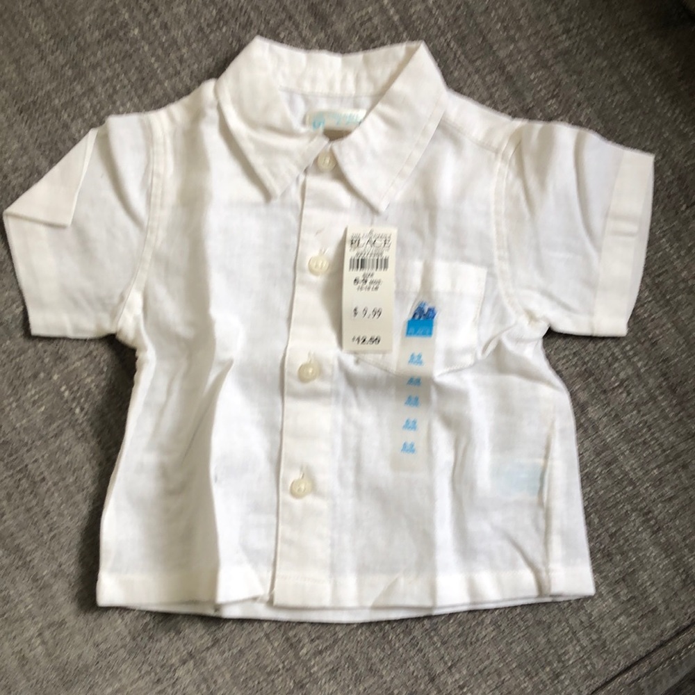 Boys short sleeves shirt size 6-9 months
